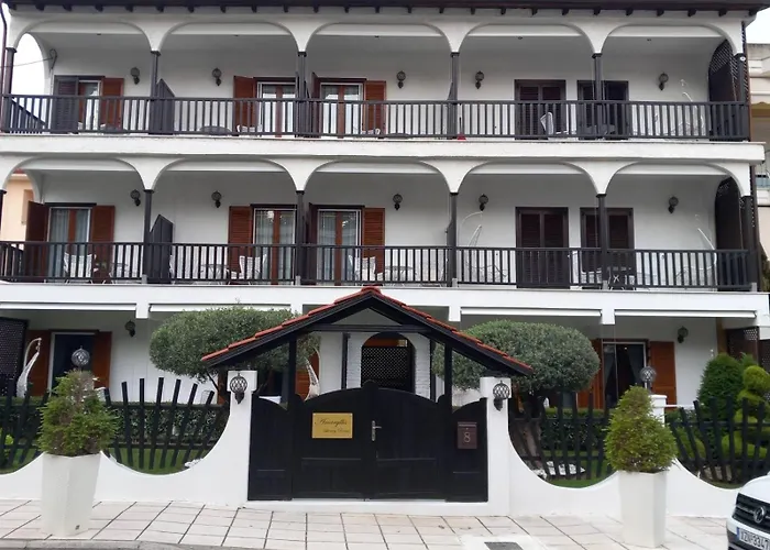 Amaryllis House